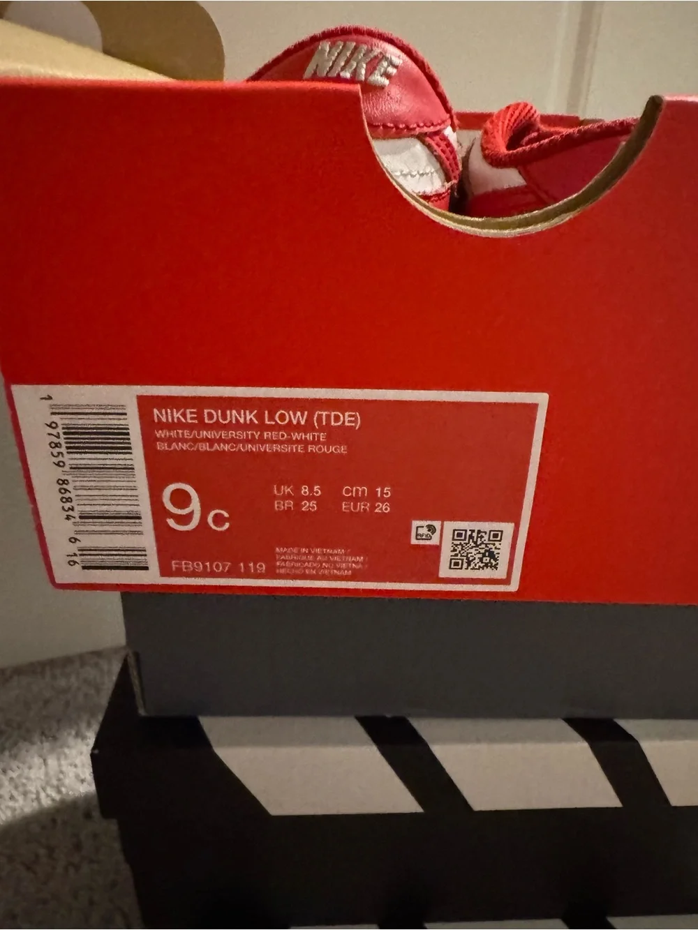 Nike Red and White Low-Top Kids Sneakers